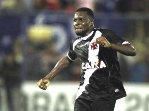 Tenório brilha, Vasco vence o Nacional e garante vantagem na Copa do Brasil