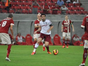 Com belo gol de Samuel, Tricolor vence o Náutico, na Arena Pernambuco Com belo gol de Samuel, Tricolor vence o Náutico, na Arena Pernambuco