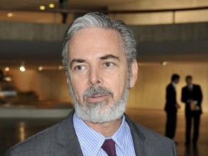 Patriota sai e Luiz Alberto Figueiredo assume Ministério das Relações Exteriores