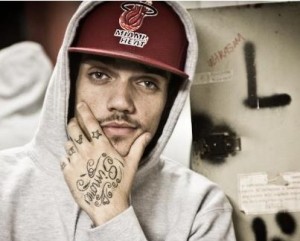 Cantor Adriel reaparece e diz que 'Queria um pouco de paz'