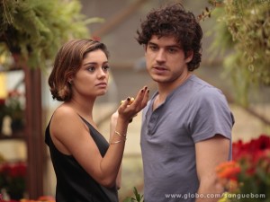 Bento pede para Amora não encher (Foto: Sangue Bom / TV Globo) Bento pede para Amora não encher (Foto: Sangue Bom / TV Globo)