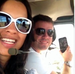 Ariadna sobrevoa de helicóptero e toma banho de cachoeira com namorado em Itaperuna