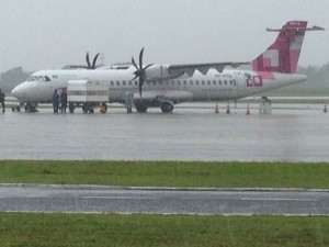 Avião retorna após decolar por problemas mecânicos, confirma Infraero (Foto: Walter Paparazzo/G1)