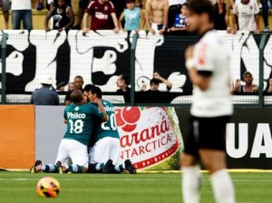 Corinthians é derrotado pelo Goiás por 2 a 1 no Pacaembu