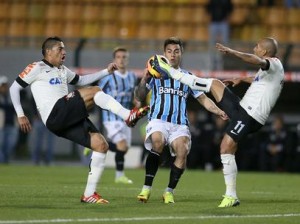 No Pacaembu, Corinthians e Grêmio ficam no empate pela Copa do Brasil No Pacaembu, Corinthians e Grêmio ficam no empate pela Copa do Brasil
