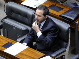 Deputado Natan Donadon fez sua própria defesa no plenário da Câmara - Foto: Lúcio Bernardo Jr. / Agência Câmara