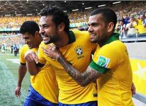 Hulk, Fred e Daniel Alves cortados da Seleção Brasileira