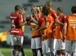 Internacional vira o placar em Campinas e vence Ponte por 3 a 1 Internacional vira o placar em Campinas e vence Ponte por 3 a 1