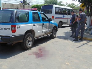 Jovem é morto a facadas nesta manhã na Praça do Pito em Natividade Jovem é morto a facadas nesta manhã na Praça do Pito em Natividade