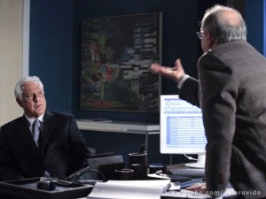 Lutero se exalta com César (Foto: Amor à Vida / TV Globo)