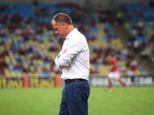 Mano Menezes pede demissão e deixa o Flamengo Mano Menezes pede demissão e deixa o Flamengo