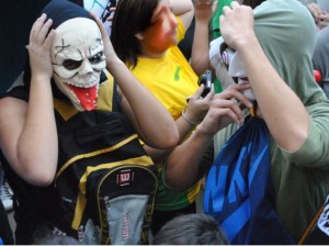 Nova lei poderá proibir uso de máscaras em manifestações no Estado do Rio de Janeiro Nova lei poderá proibir uso de máscaras em manifestações no Estado do Rio de Janeiro