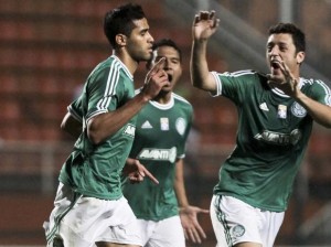 Jogando no Pacaembu, Palmeiras domina partida e aplica 3 a 0 no ASA