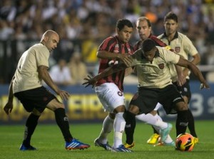 Vasco pressiona, mas não sai do zero contra o Atlético-PR Vasco pressiona, mas não sai do zero contra o Atlético-PR