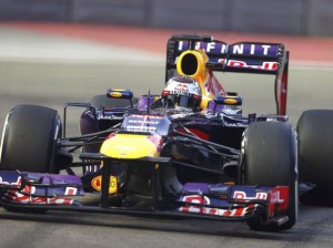 Sebastian Vettel crava a pole position em Cingapura e Massa bate Alonso novamente