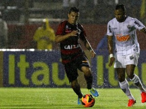 Vitória empata no final com o Atlético-MG em Salvador