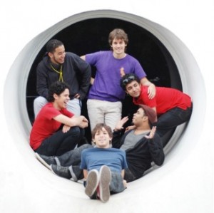 Banda Seu Chico estará no Teatro-Sesi em Itaperuna no sábado - Foto Daah Oliveira.jpg