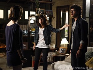 Pela primeira vez, Bento perde a paciência com Amora! (Foto: Sangue Bom / TV Globo)