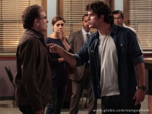 Bento ameaça sumir da vida de Wilson se ele insistir em denunciar Amora (Foto: Sangue Bom / TV Globo)