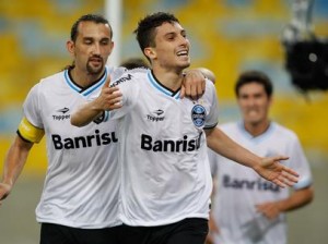 Com um a menos Grêmio derrota o Botafogo dentro do Maracanã