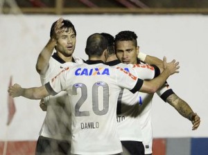 Corinthians acaba com jejum de oito jogos, faz 2 a 0 no Bahia e volta a vencer