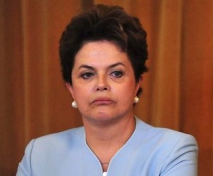 Dilma manifesta, depois de meses, que violência provocada por mascarados é antidemocrática e deve ser coibida