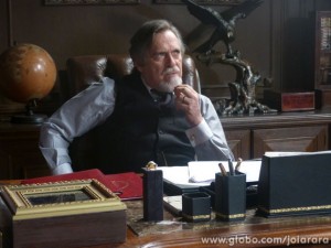 Ernest cai no fingimento de Sílvia e promete lutar pela guarda de Pérola (Foto: Joia Rara / Tv Globo) Ernest cai no fingimento de Sílvia e promete lutar pela guarda de Pérola (Foto: Joia Rara / Tv Globo)