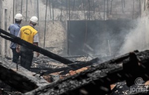 Incêndio destrói três lojas no Centro de Campos