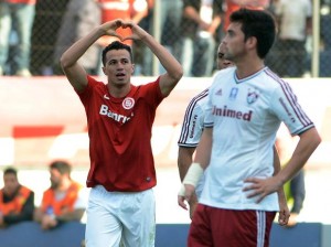 Com gol no fim, Fluminense é superado pelo Internacional, em jogo fora de casa Com gol no fim, Fluminense é superado pelo Internacional, em jogo fora de casa
