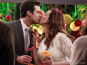 Lucindo e Damáris se casam... finalmente! (Foto: Ellen Soares/TV Globo) Lucindo e Damáris se casam... finalmente! (Foto: Ellen Soares/TV Globo)