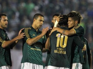 Palmeiras derrota o Oeste e acelera caminhada de volta a Série A