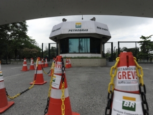 Mesmo com reforço na segurança, petroleiros prometem ato contra leilão do Campo de Libra