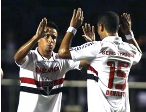 Em noite de muitos gols, São Paulo bate o Atlético Nacional-COL