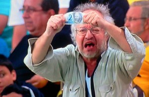 Torcedores do Botafogo revoltados pedem para atrasar salários, manifestam contra os jogadores e oferecem até dinheiro no jogo contra o Grêmio no Maracanã Torcedores do Botafogo revoltados pedem para atrasar salários, manifestam contra os jogadores e oferecem até dinheiro no jogo contra o Grêmio no Maracanã