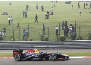 Sebatian Vettel larga na frente no GP da Índia e Massa deixa Alonso para trás
