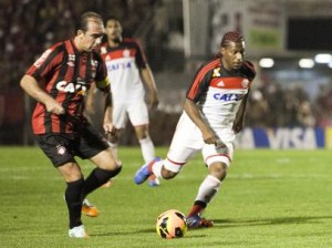 Flamengo empata com o Atlético-PR e leva a decisão para o Maracanã