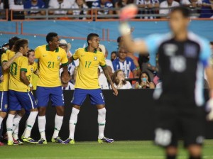 Brasil contra violência põe Honduras na roda e goleia: 5 a 0