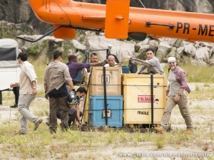 LC recebe carregamento para a Comunidade (Foto: Felipe Monteiro/TV Globo)