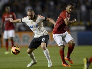 Corinthians e Internacional ficam no empate sem gols