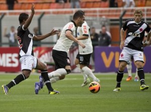 Corinthians e Vasco não saem do zero no Pacaembu Corinthians e Vasco não saem do zero no Pacaembu