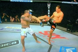 Cézar Mutante e Daniel Sarafian luta amarrada e não agradou ao público
