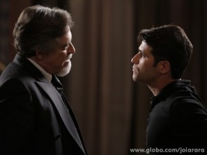 Franz declara guerra ao pai (Foto: Fábio Rocha/TV Globo)