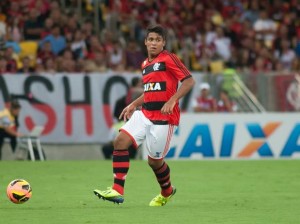 Flamengo empata com o Goiás com mais um gol de Hernane