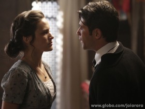 Franz e Amélia discutem por causa de Sílvia (Foto: Fábio Rocha / TV Globo) Franz e Amélia discutem por causa de Sílvia (Foto: Fábio Rocha / TV Globo)