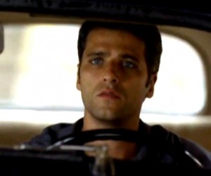 Franz ajuda jornalista e descobre envolvimento de Ernest e Rosa