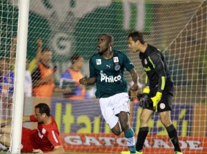 Goiás vence o Internacional no Serra Dourada e tira Botafogo do G-4