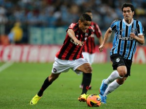 Atlético-PR empata com o Grêmio fora de casa e está na final da CB 
