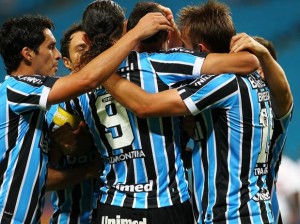 Grêmio vence o Vasco e afunda cariocas na Zona do Rebaixamento Grêmio vence o Vasco e afunda cariocas na Zona do Rebaixamento