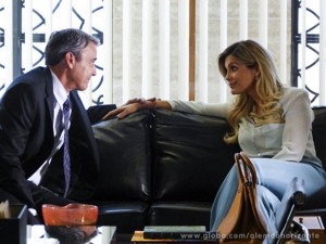 Heloísa não entende Thomaz continuar casado com Inês (Foto: Além do Horizonte / TV Globo) Heloísa não entende Thomaz continuar casado com Inês (Foto: Além do Horizonte / TV Globo)