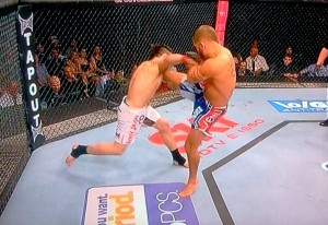 Jeremy Stephens nocauteia Rony Jason